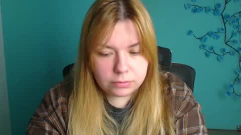Snapshot of midnightmariana chatting on 05.15.26 Mariana online show from 05.15.26