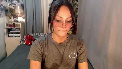 Snapshot of midnightraven27 chatting on 09.20.25 Dont forget to follow online show from 09.20.25