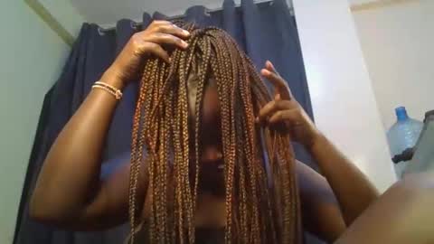 midnightt_curves online show from 05.22.26