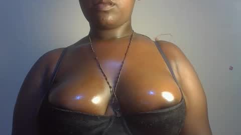 midnightt_curves online show from 06.05.26