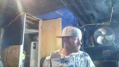 Snapshot of midtownhustler chatting on 09.23.25 midtownhustler online show from 09.23.25