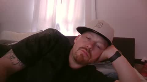 Snapshot of midtownhustler chatting on 09.28.25 midtownhustler online show from 09.28.25