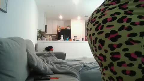 Snapshot of midwestcutii chatting on 03.12.26 Elinora online show from 03.12.26