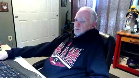 Snapshot of midwestdad09 chatting on 04.22.26 midwestdad09 online show from 04.22.26