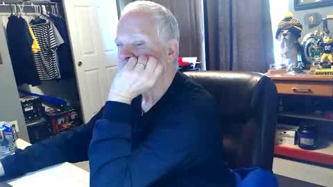 Snapshot of midwestdad09 chatting on 05.22.26 midwestdad09 online show from 05.22.26