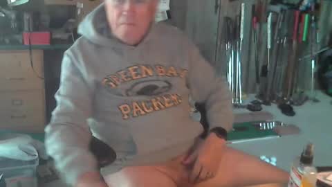 Snapshot of midwestman4u2 chatting on 10.24.25 Mid West Man 4U online show from 10.24.25