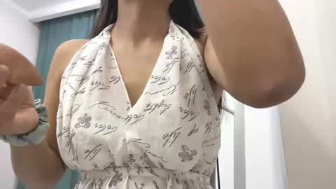 Mia online show from 11.26.25