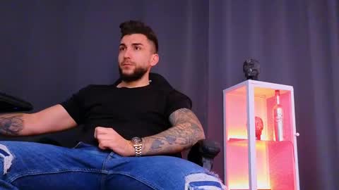 MightyAaron online show from 02.04.25