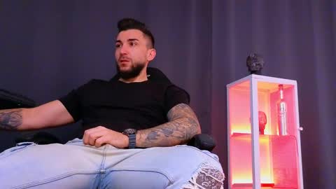 MightyAaron online show from 02.05.25