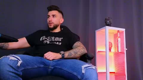 MightyAaron online show from 02.08.25