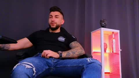 MightyAaron online show from 02.09.25