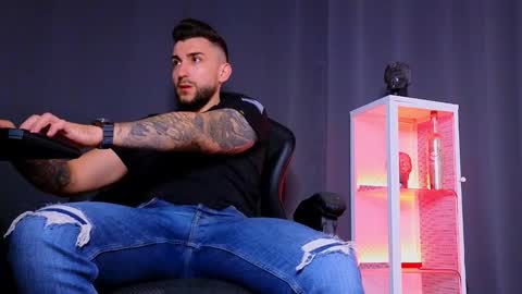 MightyAaron online show from 02.09.25