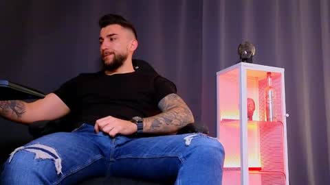 MightyAaron online show from 02.10.25