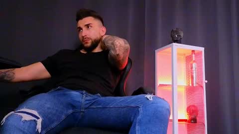 MightyAaron online show from 02.11.25