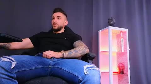 MightyAaron online show from 02.23.25