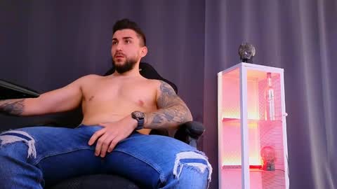 MightyAaron online show from 03.10.25