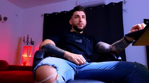 MightyAaron online show from 10.25.25