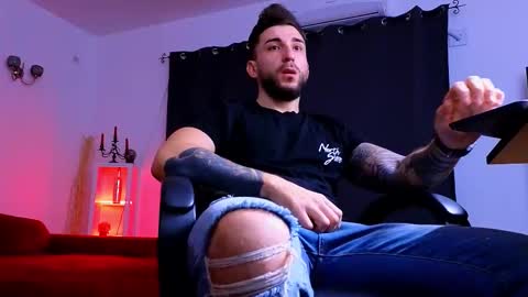 MightyAaron online show from 11.17.25