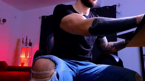 MightyAaron online show from 12.16.25