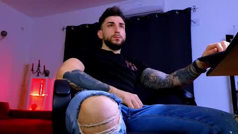 Snapshot of mightyaaron chatting on 02.25.26 MightyAaron online show from 02.25.26