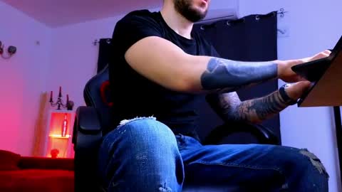 MightyAaron online show from 04.02.26