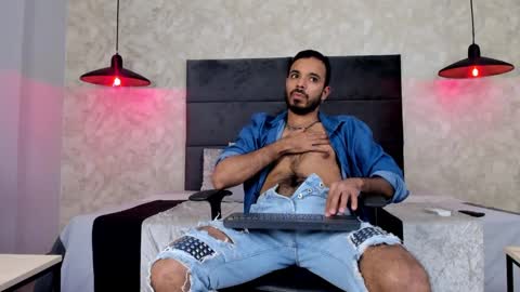 Snapshot of miguelsanfrancisco chatting on 09.17.25 miguelsanfrancisco online show from 09.17.25