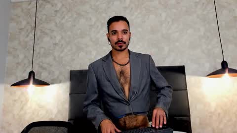 Snapshot of miguelsanfrancisco chatting on 10.10.25 miguelsanfrancisco online show from 10.10.25