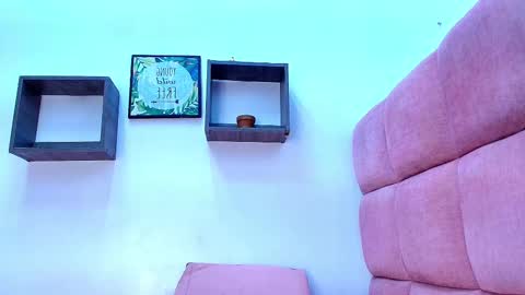 Mia  online show from 10.06.25