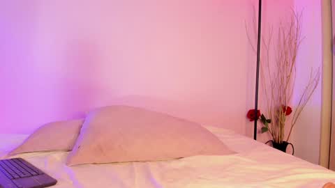 Miia Brooklyn  online show from 01.17.25