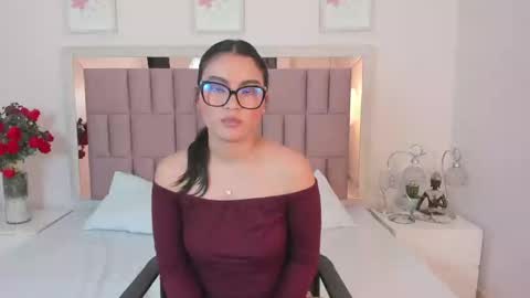 Mia  online show from 12.29.24