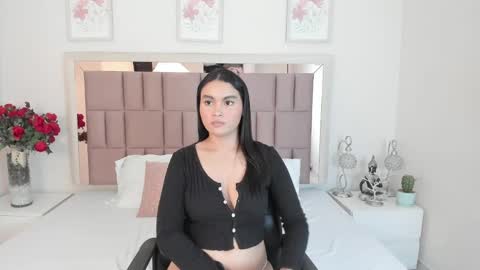 Mia  online show from 02.27.25