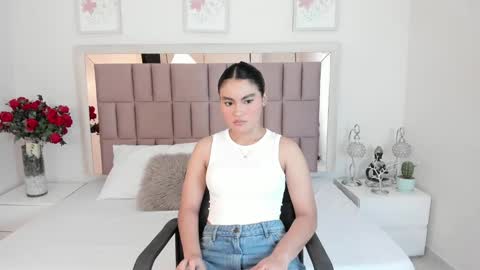 Mia  online show from 03.01.25