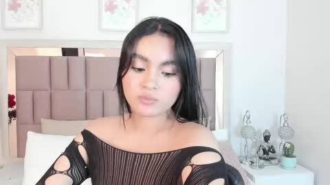 Mia  online show from 03.07.25