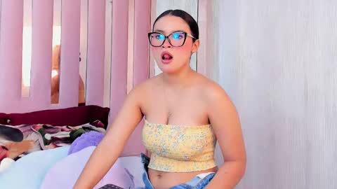 Mia  online show from 10.25.25