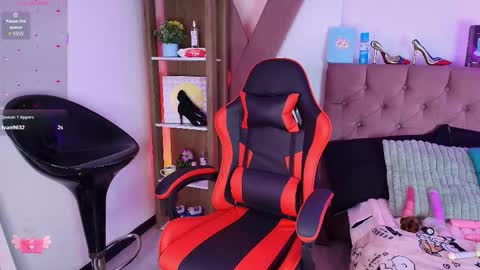 Snapshot of miia_paris chatting on 02.12.26 Miia Paris online show from 02.12.26