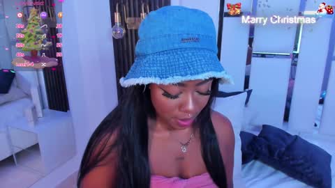 Snapshot of miia_schwarz chatting on 12.24.24 Miia Schwarz online show from 12.24.24