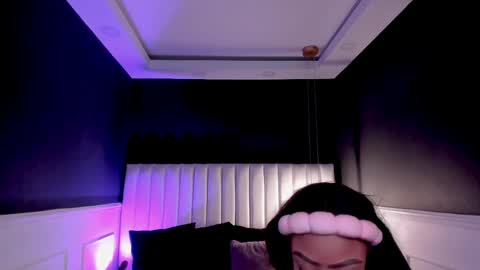 Miia Schwarz  online show from 04.24.26