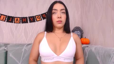 Snapshot of miia_scoott_ chatting on 10.23.25 miia scoott  online show from 10.23.25