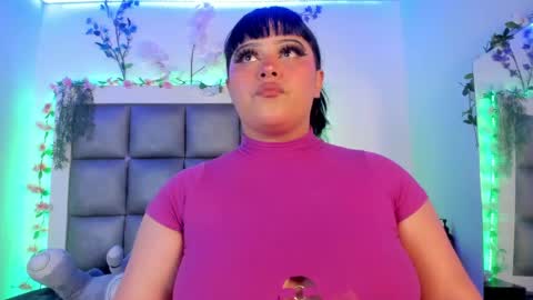 Snapshot of miia_spencer chatting on 05.26.26 Mia online show from 05.26.26