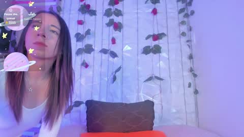 Snapshot of miiaa_doll chatting on 01.09.25 MIIA online show from 01.09.25