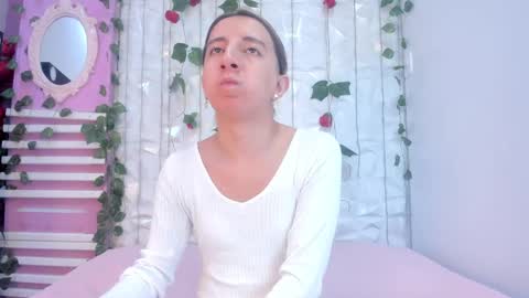 Snapshot of miiaa_doll chatting on 02.12.25 MIIA online show from 02.12.25