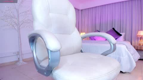 Mia online show from 01.23.25