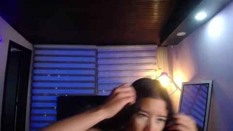 miiaa_evans1 online show from 10.19.25