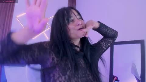 Snapshot of miiaa_jones chatting on 02.25.26 Mia online show from 02.25.26