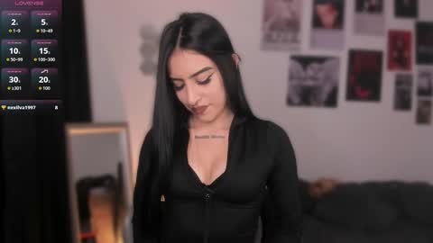 Snapshot of miiaa_stone chatting on 10.30.25  miiaa stone  online show from 10.30.25