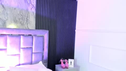 Snapshot of miiaamonroee chatting on 10.24.25 Mia Monroe online show from 10.24.25