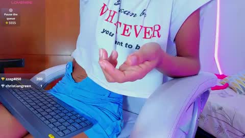 mia sofia online show from 09.19.25