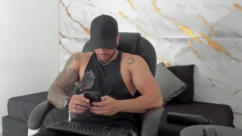 Snapshot of miike_stone1 chatting on 09.19.25 Daniel online show from 09.19.25