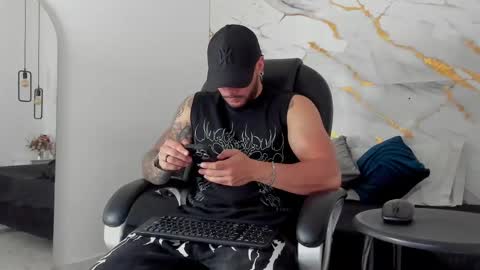 Snapshot of miike_stone1 chatting on 09.23.25 Daniel online show from 09.23.25