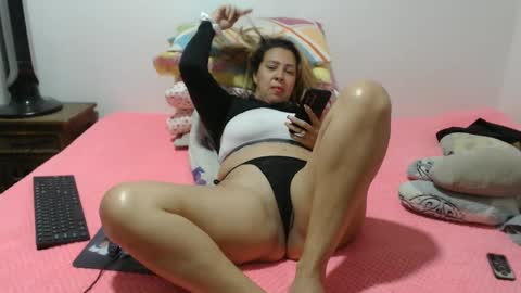 Miilu74 online show from 10.02.25